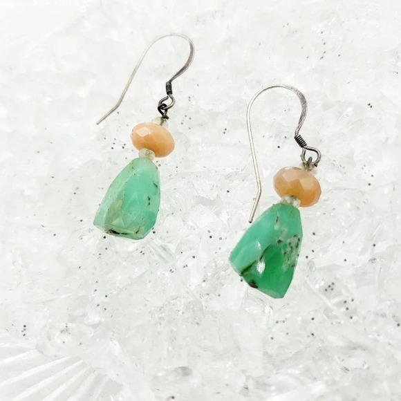 Green Stone Earrings / Pierced - Picture 1 of 4